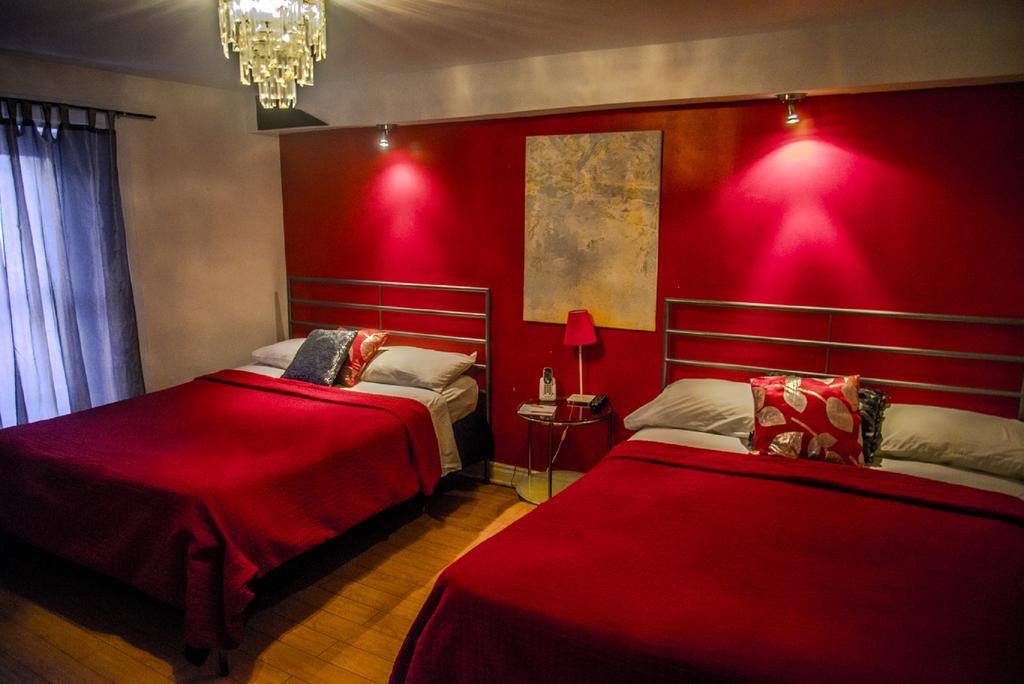 Celebrities Hotel Монреаль Экстерьер фото